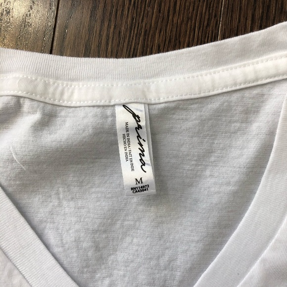 White V-Neck Cotton T-shirts (Gap and Prima) - Picture 5 of 6